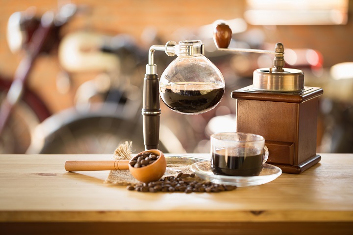 What Is Siphon Coffee: A Siphon Brewing Guide