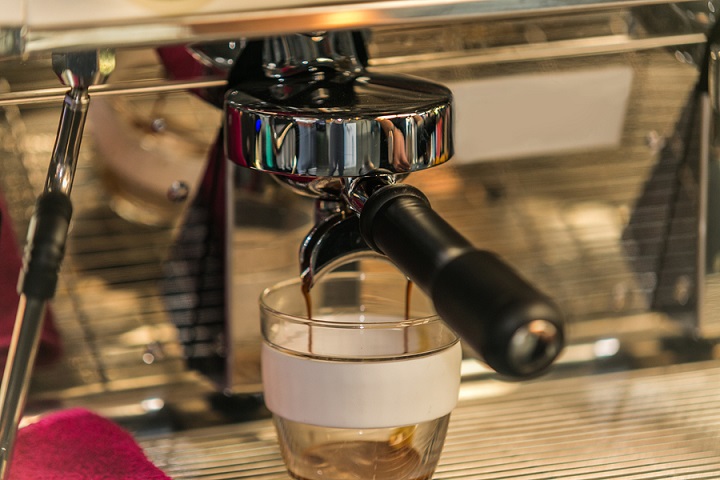 The 11 Best Coffee Makers With Built-in Grinders